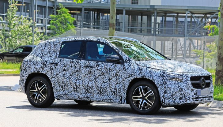 Mercedes GLA 2021, prime informazioni e foto della seconda generazione - Foto 8 di 26