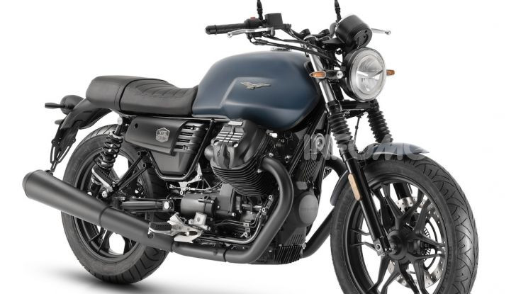 Moto Guzzi V7 Night Pack: la classic per eccellenza da oggi con fari a LED - Foto 1 di 4