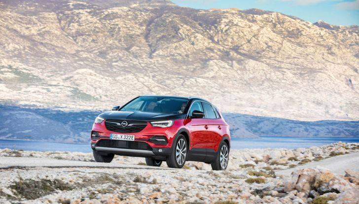 Opel Grandland X: arriva l’ibrido plug-in con trazione anteriore - Foto 1 di 12