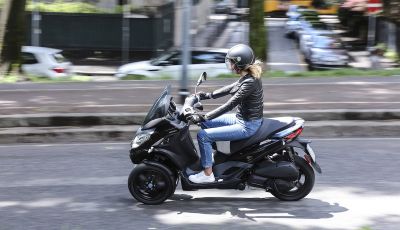 Piaggio MP3 300 hpe: il tre ruote più famoso al mondo ancora più agile e sportivo