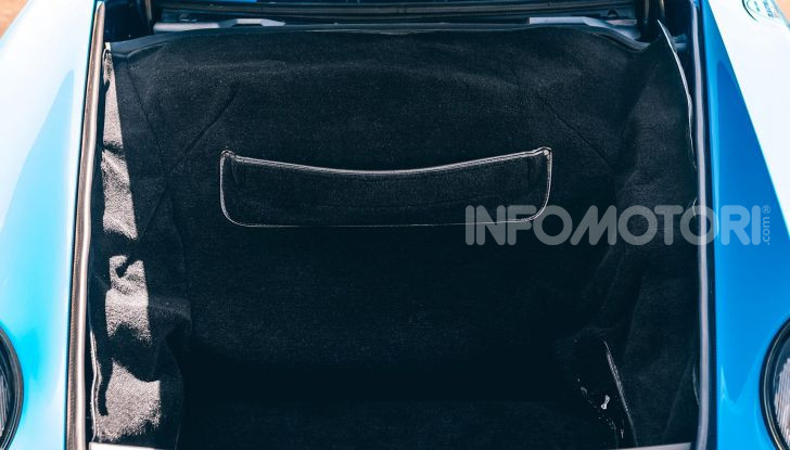 Porsche 911 Blue Riviera, il tuning di RWB - Foto 18 di 20