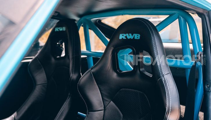 Porsche 911 Blue Riviera, il tuning di RWB - Foto 9 di 20