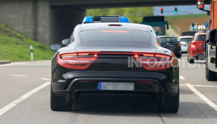 Porsche Taycan, che book: toccate le 30.000 prenotazioni - Foto 15 di 43