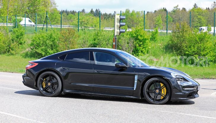 Porsche Taycan, che book: toccate le 30.000 prenotazioni - Foto 31 di 43