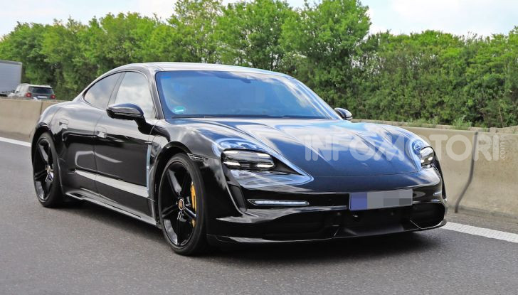 Porsche Taycan, che book: toccate le 30.000 prenotazioni - Foto 16 di 43