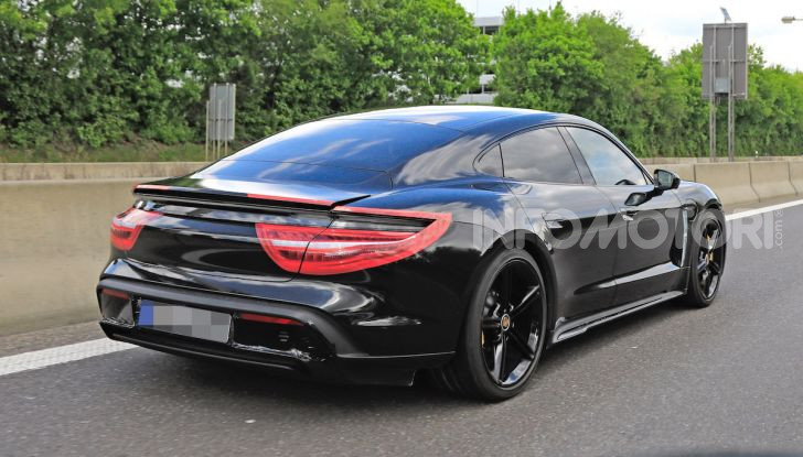Porsche Taycan, che book: toccate le 30.000 prenotazioni - Foto 11 di 43