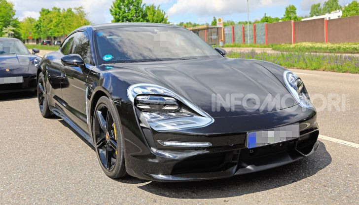 Porsche Taycan, che book: toccate le 30.000 prenotazioni - Foto 27 di 43