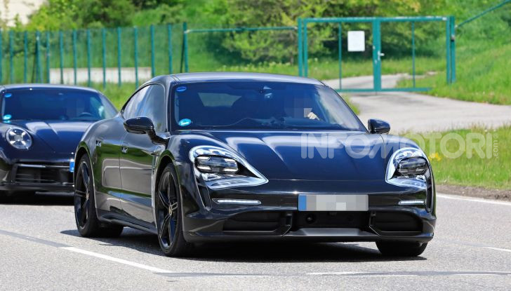 Porsche Taycan, che book: toccate le 30.000 prenotazioni - Foto 24 di 43