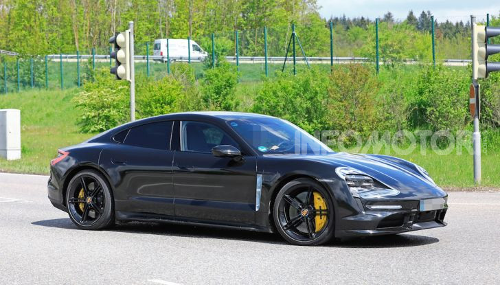 Porsche Taycan, che book: toccate le 30.000 prenotazioni - Foto 28 di 43