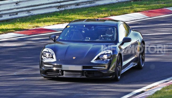 Porsche Taycan, che book: toccate le 30.000 prenotazioni - Foto 37 di 43