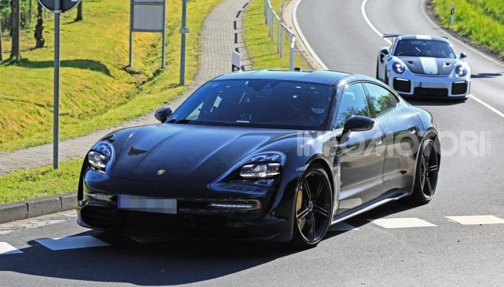 Porsche Taycan, che book: toccate le 30.000 prenotazioni - Foto 4 di 43