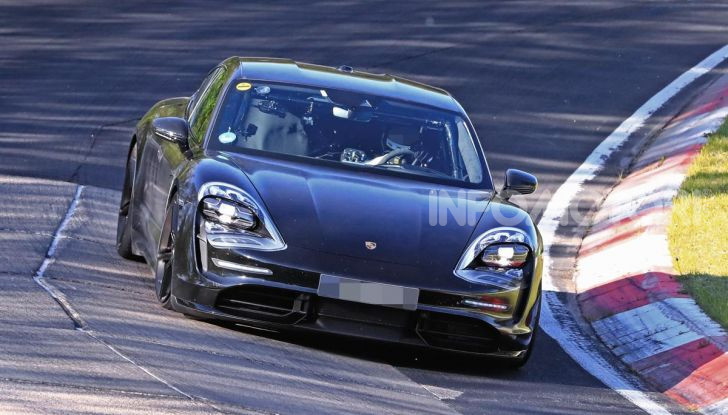 Porsche Taycan, che book: toccate le 30.000 prenotazioni - Foto 3 di 43