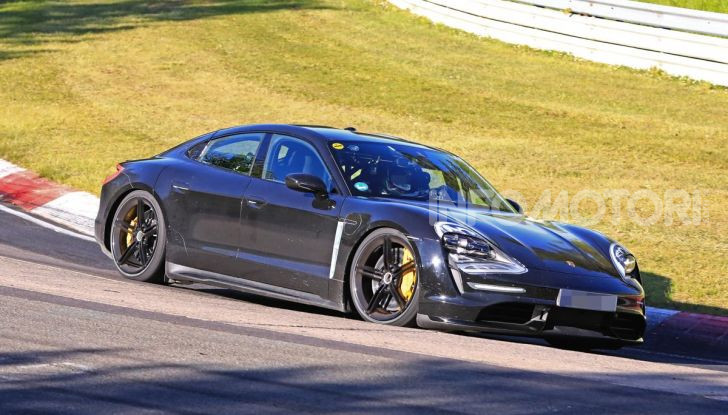 Porsche Taycan, che book: toccate le 30.000 prenotazioni - Foto 39 di 43