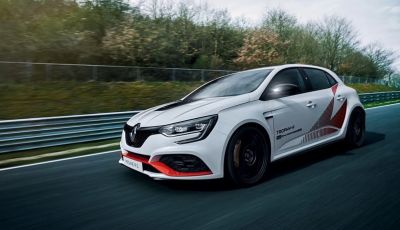 Renault Megane RS Trophy-R, nuovo record al Nordschleife