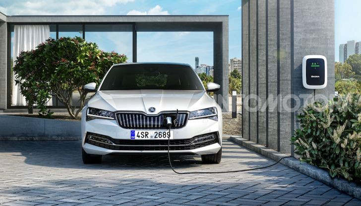 Skoda Superb iV e Citigoe iV, i primi modelli elettrici della Casa - Foto 5 di 9