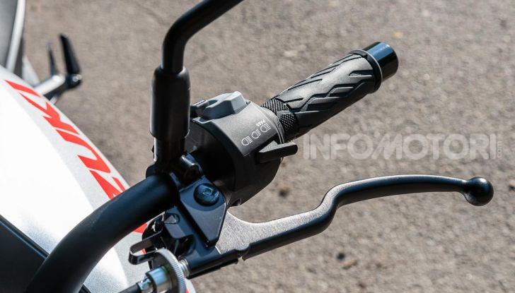 [VIDEO] Prova Suzuki GSX-S 1000 Katana, affilata di nome e di fatto - Foto 13 di 42