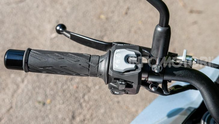 [VIDEO] Prova Suzuki GSX-S 1000 Katana, affilata di nome e di fatto - Foto 14 di 42