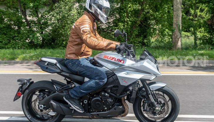 [VIDEO] Prova Suzuki GSX-S 1000 Katana, affilata di nome e di fatto - Foto 35 di 42