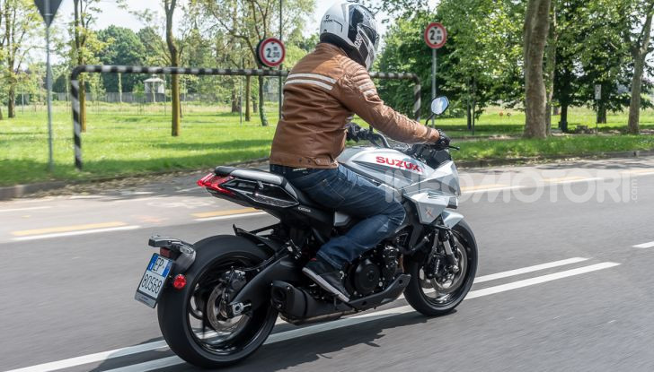[VIDEO] Prova Suzuki GSX-S 1000 Katana, affilata di nome e di fatto - Foto 36 di 42