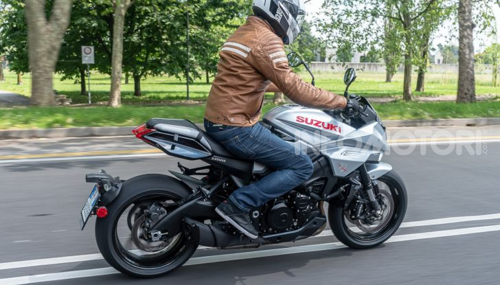[VIDEO] Prova Suzuki GSX-S 1000 Katana, affilata di nome e di fatto - Foto 37 di 42
