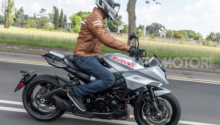 [VIDEO] Prova Suzuki GSX-S 1000 Katana, affilata di nome e di fatto - Foto 38 di 42