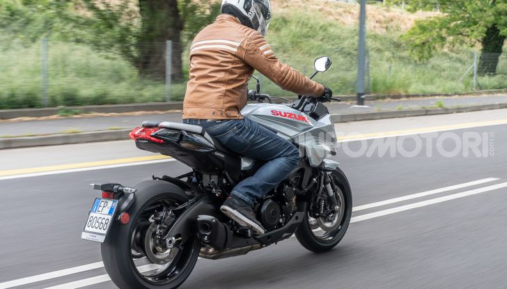 [VIDEO] Prova Suzuki GSX-S 1000 Katana, affilata di nome e di fatto - Foto 39 di 42