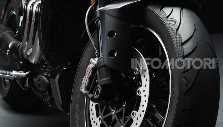 Project Triumph TE-1: il nuovo progetto di moto elettrica di Triumph - Foto 22 di 33