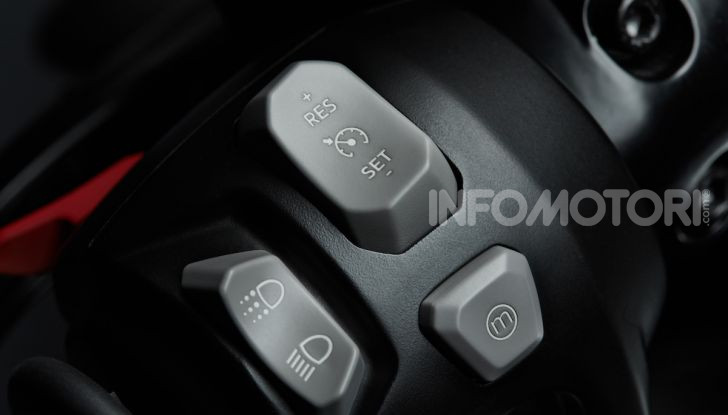 Project Triumph TE-1: il nuovo progetto di moto elettrica di Triumph - Foto 24 di 33