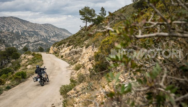Yamaha Tenere 700 arriva nei concessionari con Explorer e Rally Pack - Foto 10 di 16