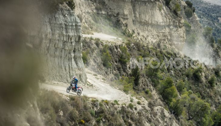 Yamaha Tenere 700 arriva nei concessionari con Explorer e Rally Pack - Foto 4 di 16