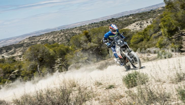 Yamaha Tenere 700 arriva nei concessionari con Explorer e Rally Pack - Foto 7 di 16