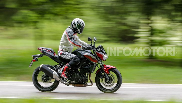 Prova Kawasaki Z400 2019: ecco la nuova naked di Akashi - Foto 8 di 23