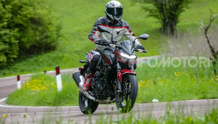 Prova Kawasaki Z400 2019: ecco la nuova naked di Akashi - Foto 12 di 23
