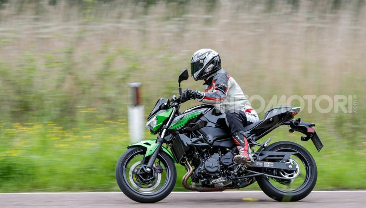 Prova Kawasaki Z400 2019: ecco la nuova naked di Akashi - Foto 16 di 23