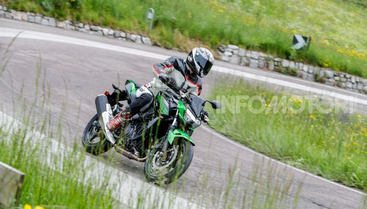 Prova Kawasaki Z400 2019: ecco la nuova naked di Akashi - Foto 17 di 23