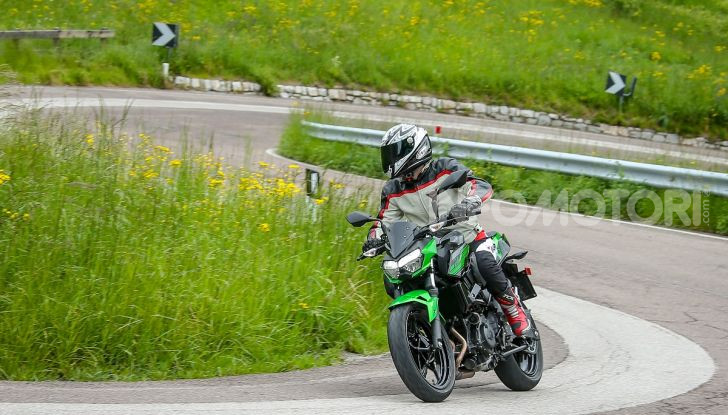 Prova Kawasaki Z400 2019: ecco la nuova naked di Akashi - Foto 18 di 23