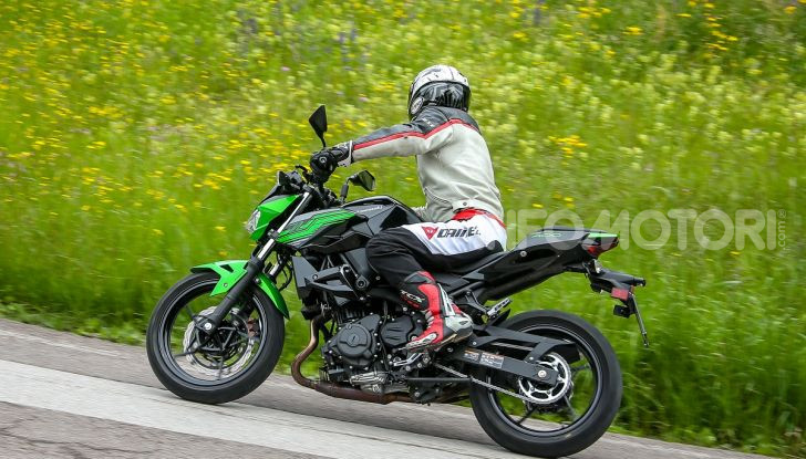 Prova Kawasaki Z400 2019: ecco la nuova naked di Akashi - Foto 20 di 23