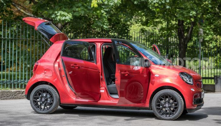 [VIDEO] Prova smart EQ fortwo e forfour: le due chiavi della città - Foto 2 di 36