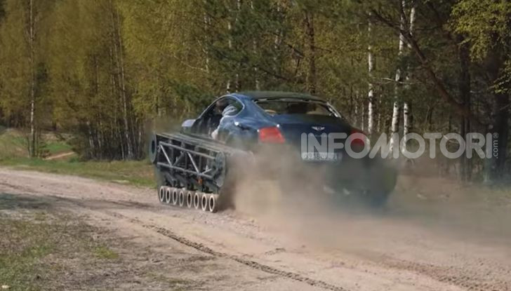 Tuning dalla Russia: ecco la Bentley con il cingolato per andare ovunque - Foto 15 di 32