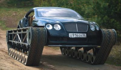 Tuning dalla Russia: ecco la Bentley con il cingolato per andare ovunque