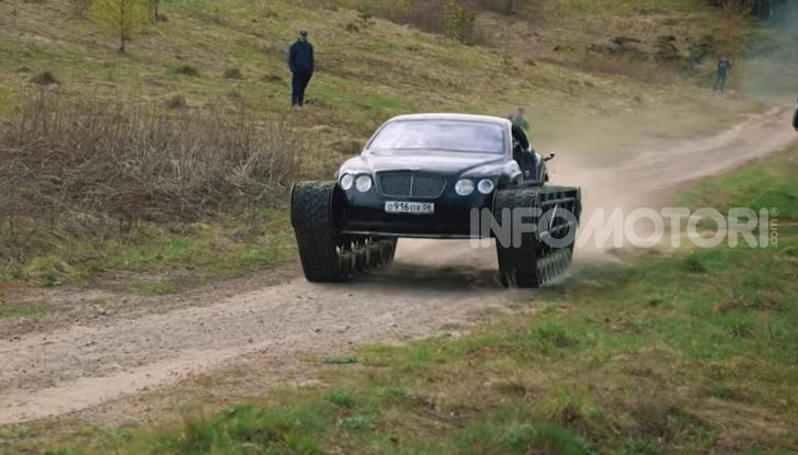 Tuning dalla Russia: ecco la Bentley con il cingolato per andare ovunque - Foto 3 di 32