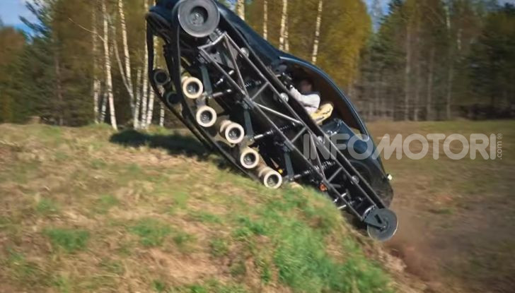 Tuning dalla Russia: ecco la Bentley con il cingolato per andare ovunque - Foto 2 di 32