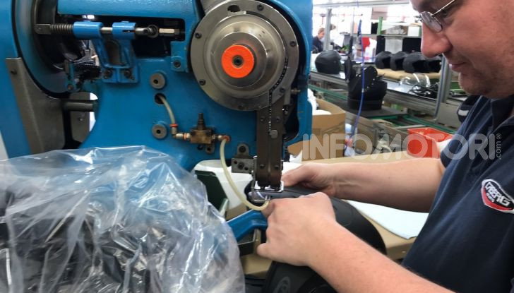 In viaggio con Caberg per scoprire come nasce un casco - Foto 18 di 24