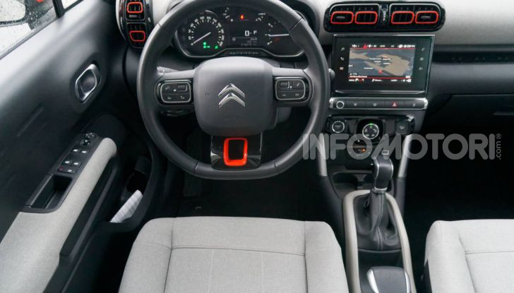 Prova video Citroen C3 Aircross: stilosa si, ma senza perdere in versatilità e spazio - Foto 4 di 50