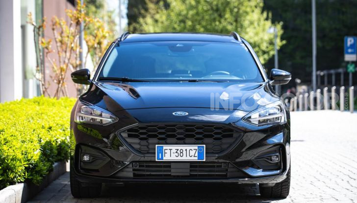 Prova Ford Focus Wagon 1.5 EcoBoost ST Line: per papà sportivi, ma non solo! - Foto 2 di 33