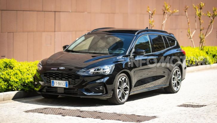 Prova Ford Focus Wagon 1.5 EcoBoost ST Line: per papà sportivi, ma non solo! - Foto 5 di 33