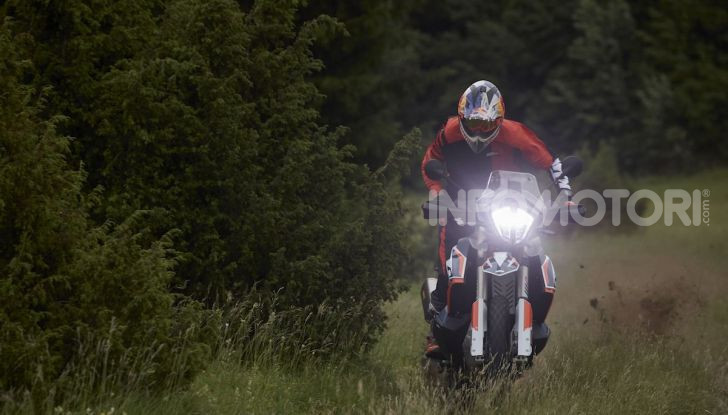 KTM 790 Adventure R Rally: l’off road non conosce più limiti - Foto 10 di 13