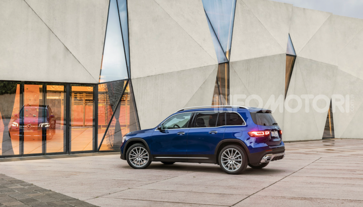 Nuova Mercedes GLB: spirito offroad, ma con tanta eleganza - Foto 6 di 16