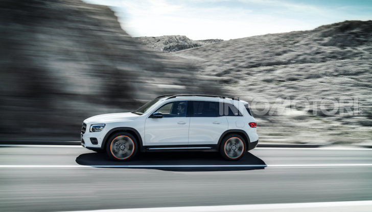 Nuova Mercedes GLB: spirito offroad, ma con tanta eleganza - Foto 13 di 16