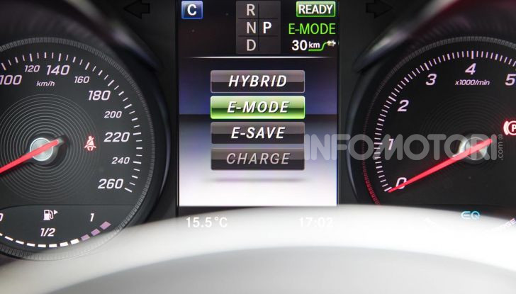 Mercedes-Benz GLC 350e: un passo in avanti verso l’elettrificazione - Foto 28 di 33